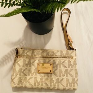 MK Large Wristlet USED twice only!